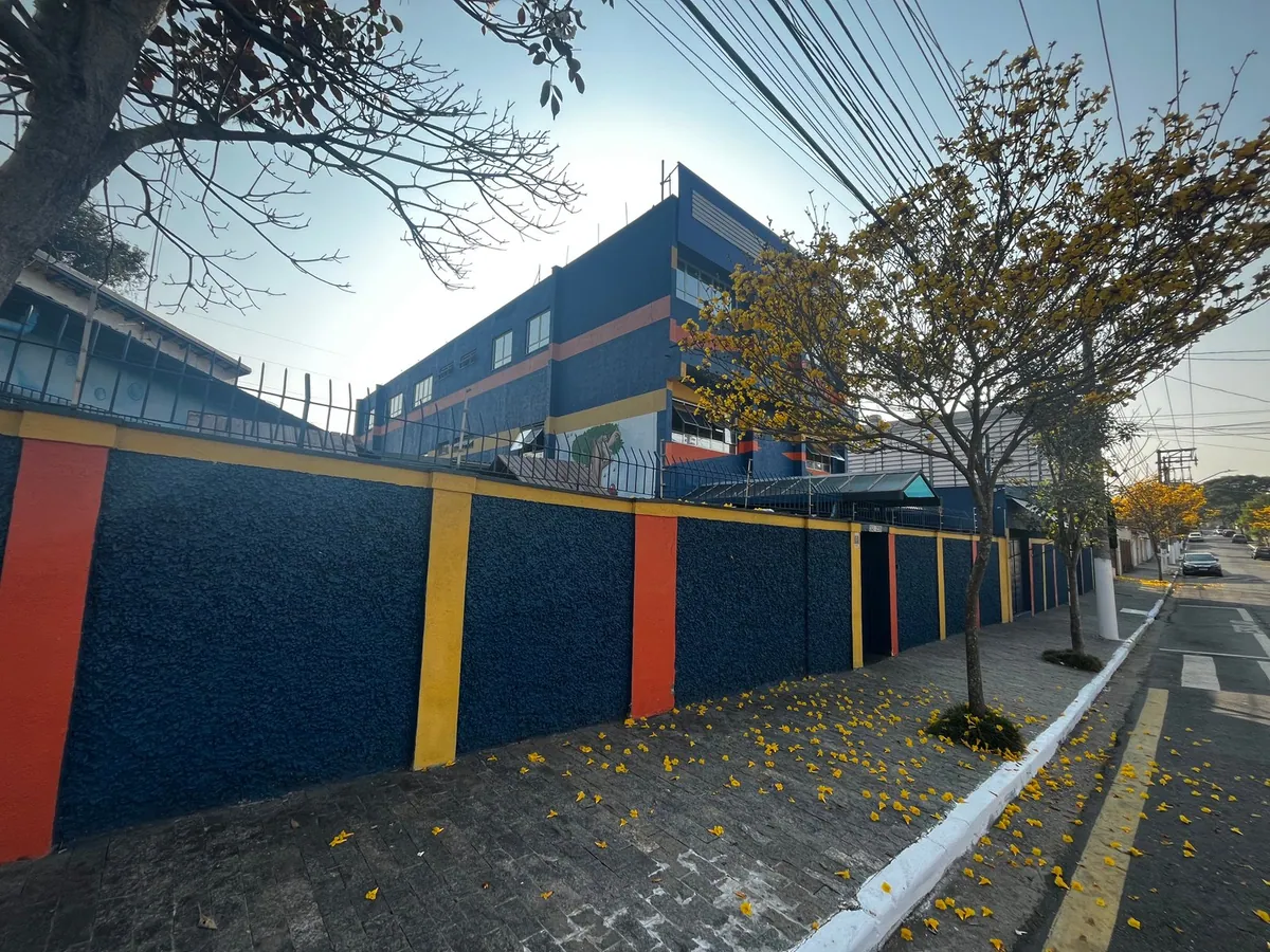 Fachada do Colégio Lima Guimarães, na Rua Ariabu