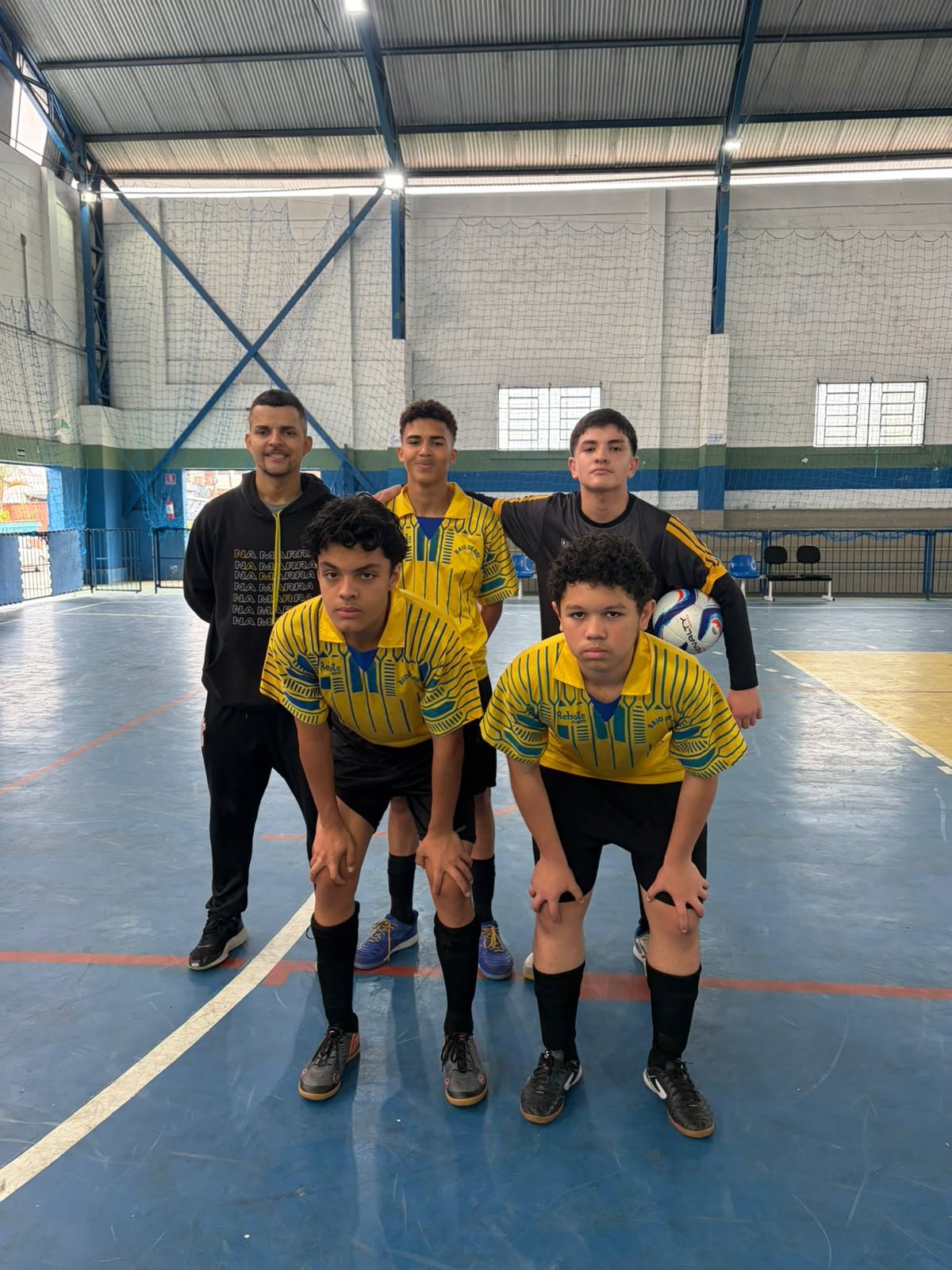 Time da escola no futsal da Copa Kids Sul